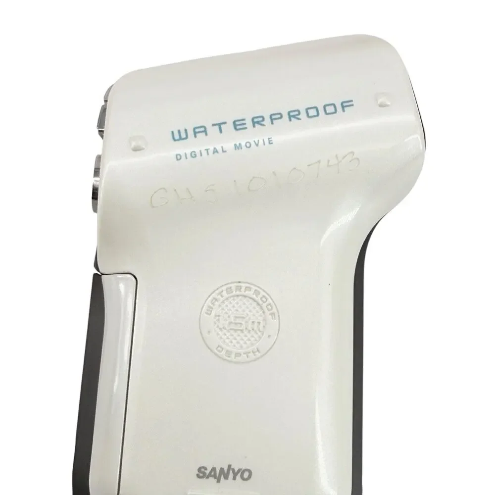 Sanyo Xacti VPC-E1 Waterproof Digital Camcorder Camera New Battery Charger WORKS